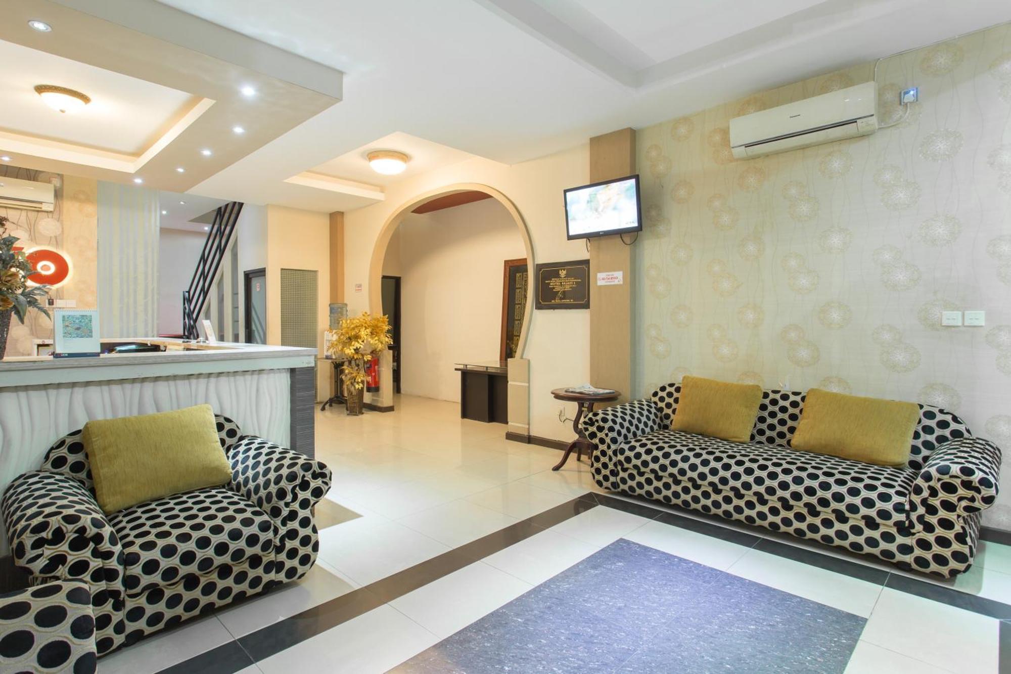Oyo 663 Hotel Sejati Balikpapan (Borneo) Exterior foto